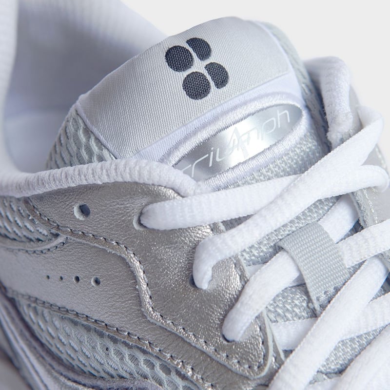 Saucony Progrid Triumph 4 x Sweaty Betty S70921-1 05