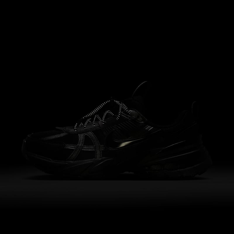 Nike V2K Run IH0388-001 09