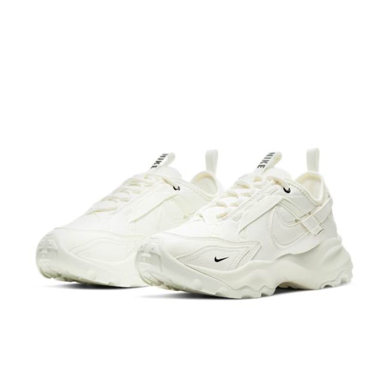 Nike TC 7900 DD9682-100 06