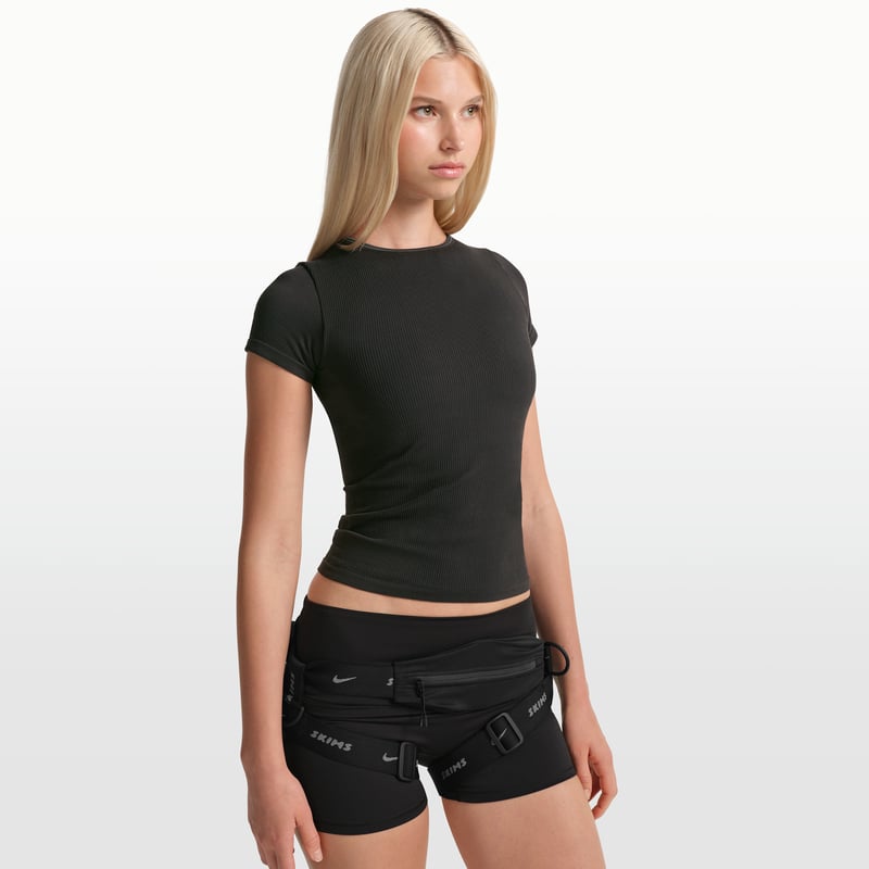 NikeSKIMS Ribbed Seamless IR5002-054 04