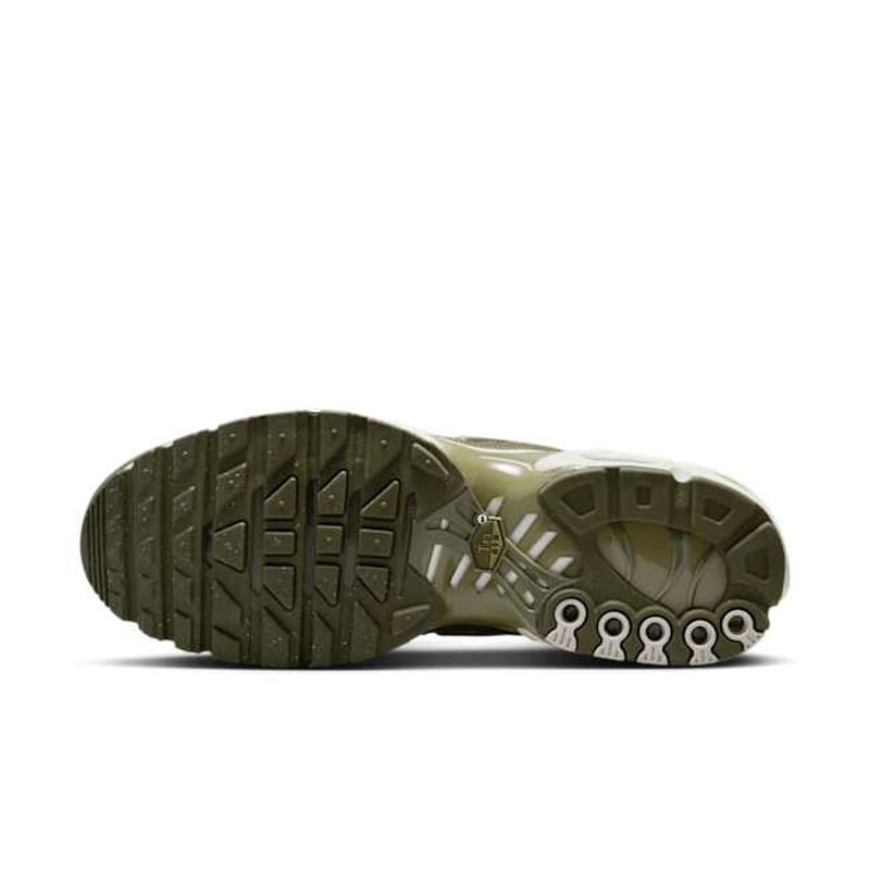 Nike Air Max Plus FB9722-002 02