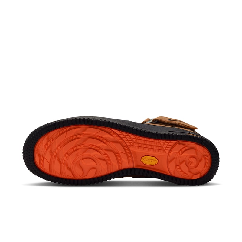 Superge Nike Air Force 1 Mid '07 GORE-TEX Vibram "Wheat & Black" | Moški | Sportstyle | 02 | SPORTSHOWROOM