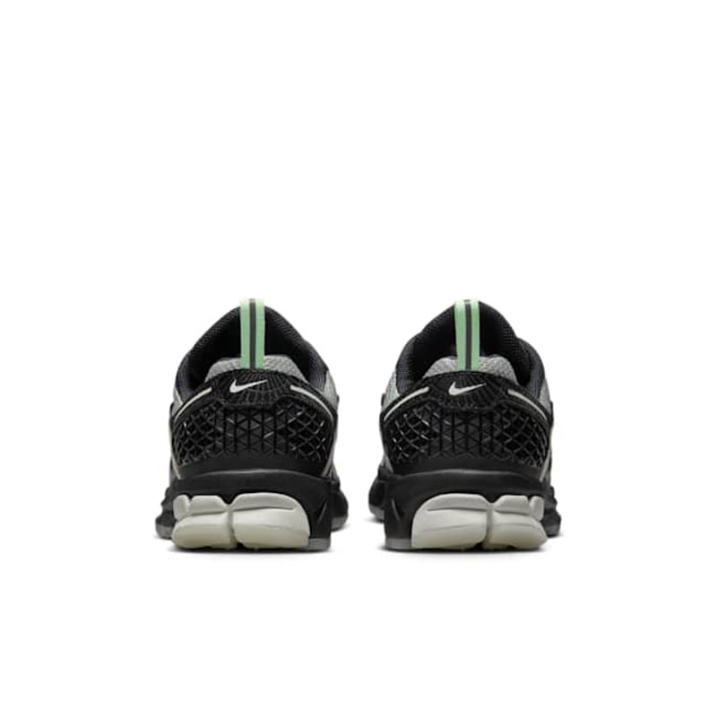 Nike Zoom Vomero 5 HQ3477-001 06