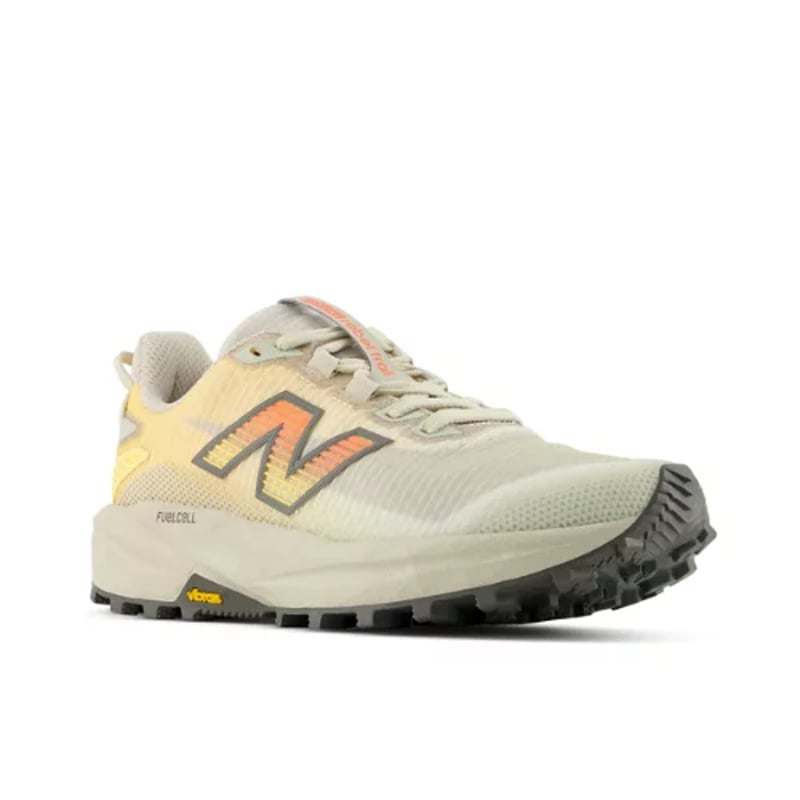 Tekaški copati New Balance FuelCell Rebel Trail "White Peach & Timberwolf" | Ženske | Tek | 02 | SPORTSHOWROOM