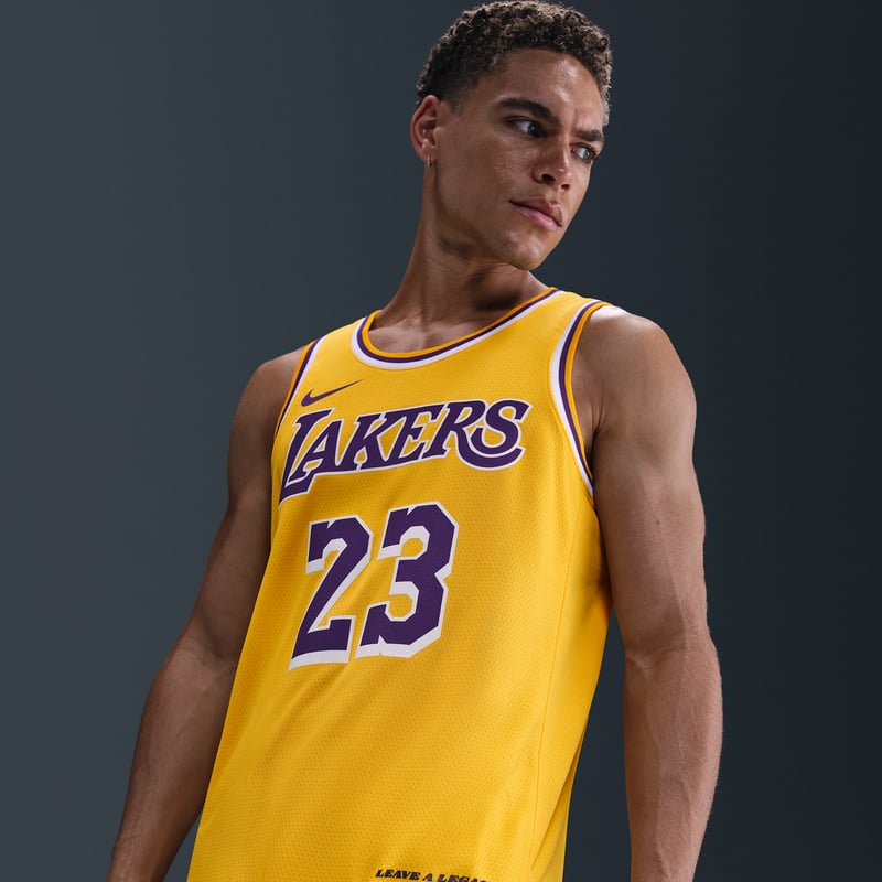 Majica Nike LeBron James Los Angeles Lakers Icon Edition 2022/23 Dri-FIT NBA Swingman "Amarillo" | Moški | Košarka | 03 | SPORTSHOWROOM