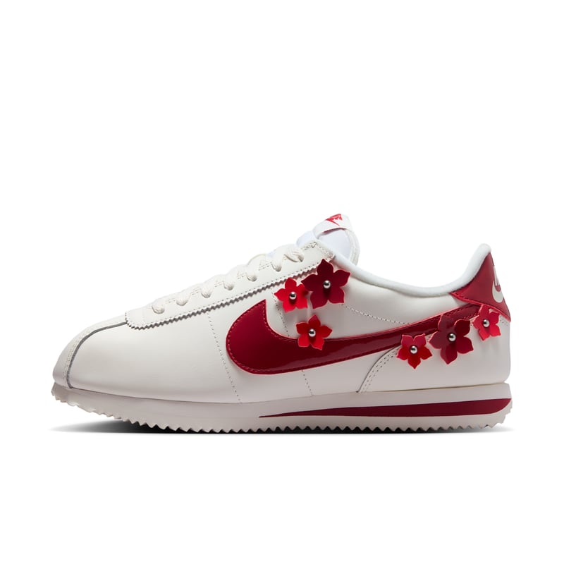 Superge Nike Cortez Leather 'Florette' "Sail & University Red" | Ženske | Sportstyle | 01 | SPORTSHOWROOM