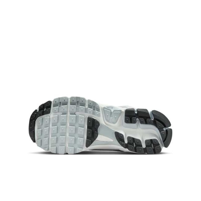 Nike Vomero 5 HF6998-008 02
