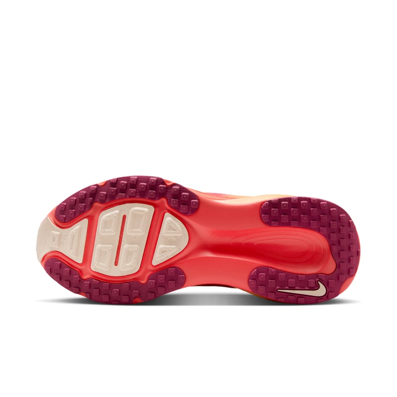 Nike Vomero 18 SE HQ2585-800 02
