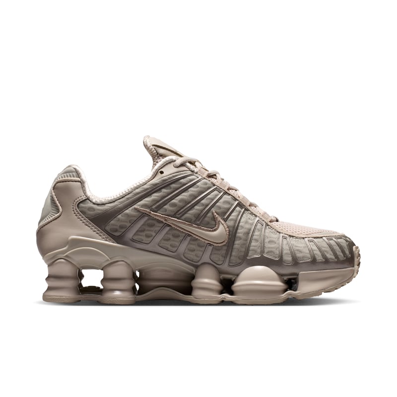 Nike Shox TL trainers "Cream II & Enigma Stone" | Women | SportStyle | 02 | SPORTSHOWROOM
