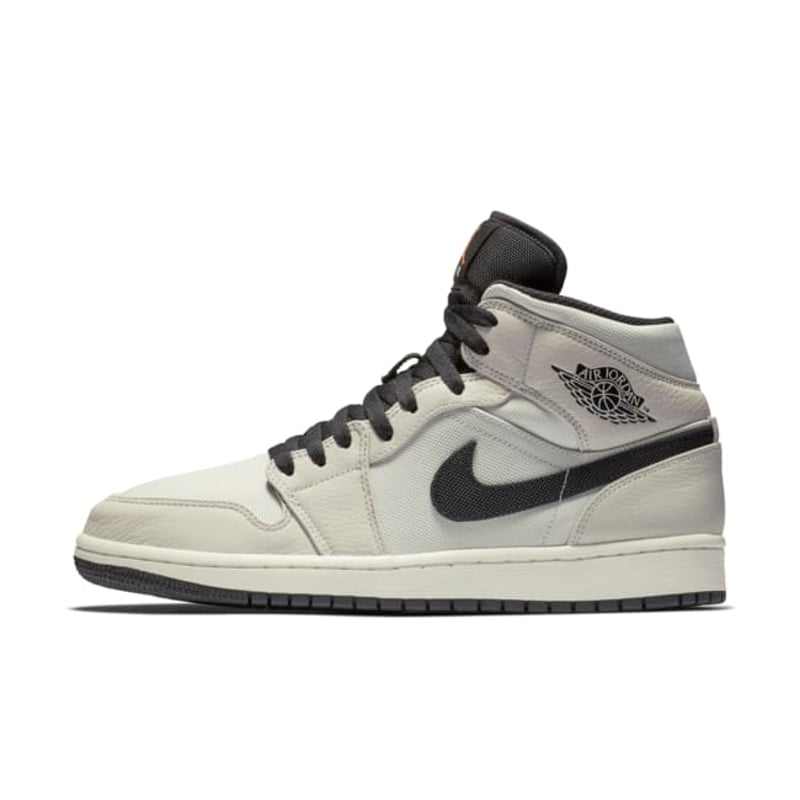Jordan 1 Retro Mid SE 852542-002 01