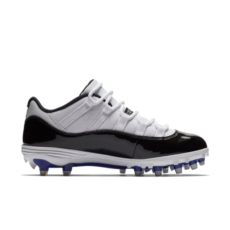 Jordan 11 Low Cleat AO1560-123 03