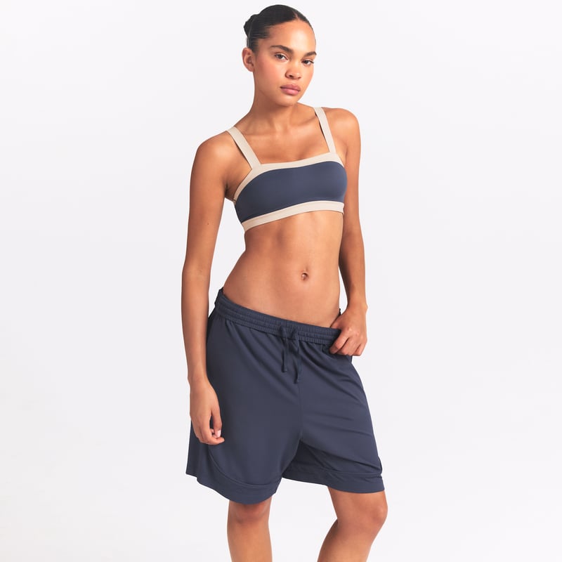 NikeSKIMS Airy IV0525-408 02