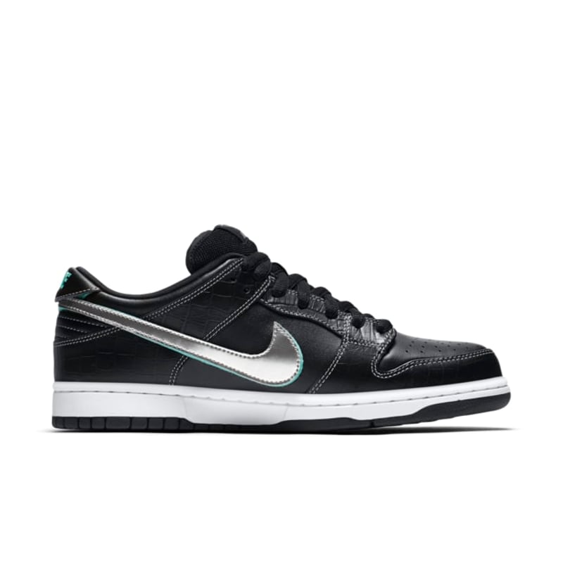 Nike SB Dunk Low Pro x Diamond Supply Co. BV1310-001 03