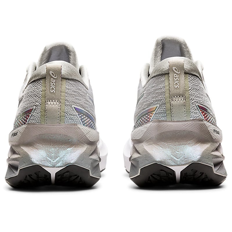 ASICS Novablast 2 Platinum 1012B131-020 05