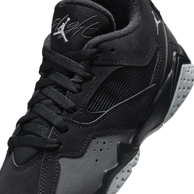Jordan MVP 92 HQ4427-002 07