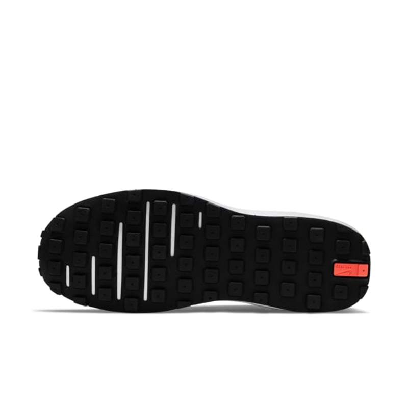 Nike Waffle One DC2533-001 02