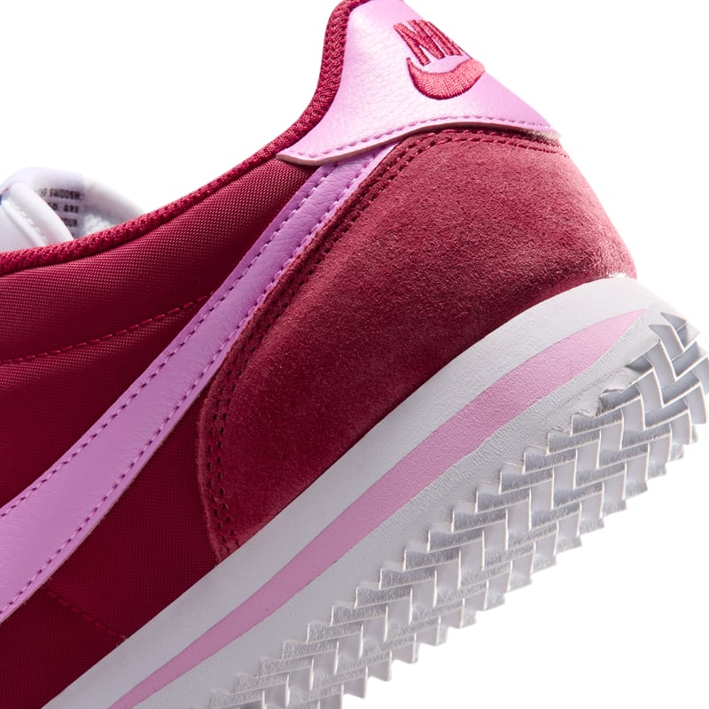 Sneakersy Nike Cortez Textile "Tough Red & Light Magenta" | Kobiety | Sportstyle | 08 | SPORTSHOWROOM