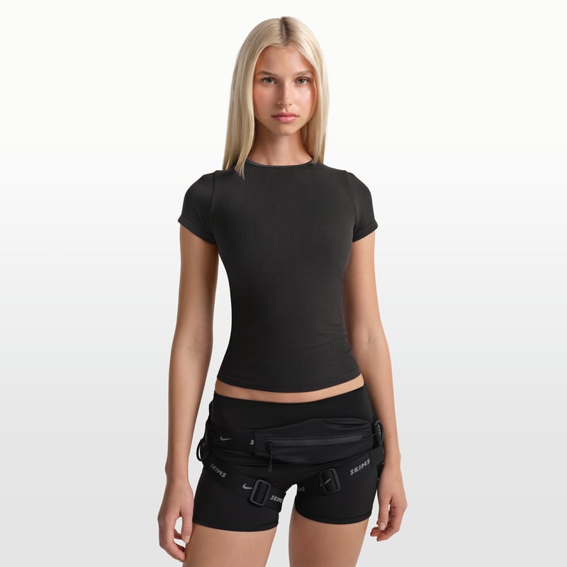 NikeSKIMS Ribbed Seamless IR5002-054 02