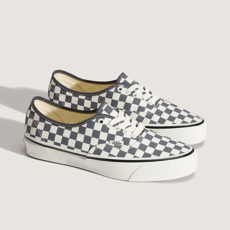 Vans Premium Authentic VN000EBNQIY 02