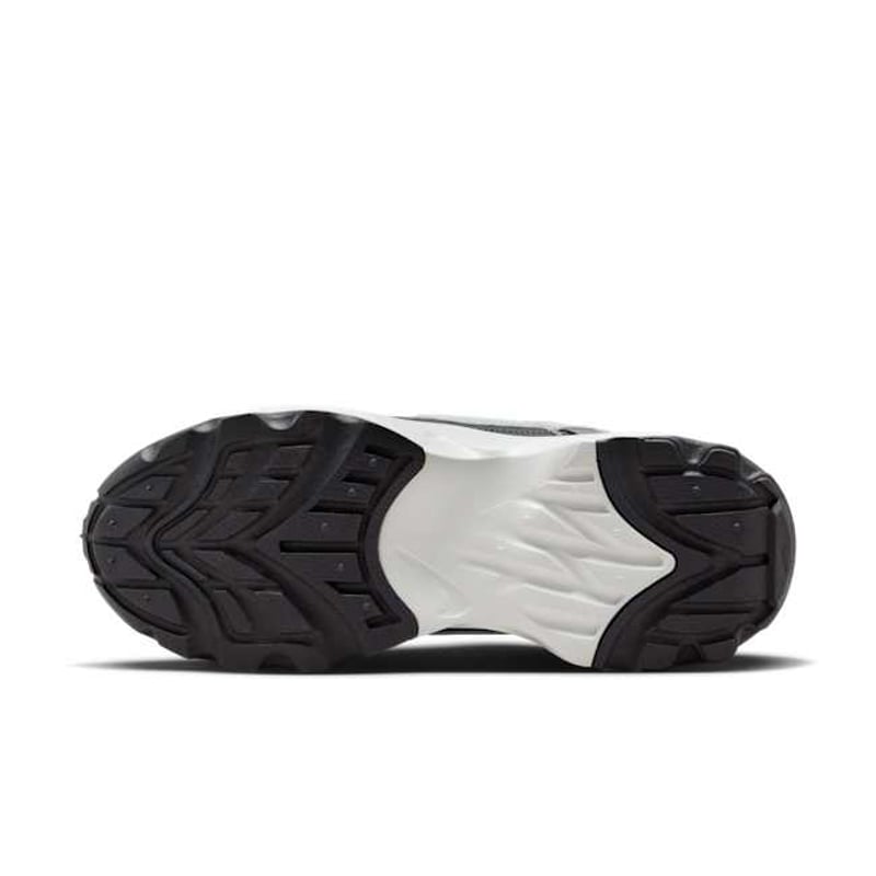 Nike TC 7900 DD9682-001 03