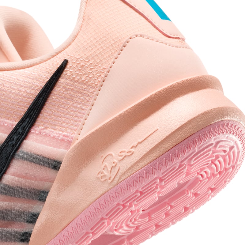 Nike Sabrina 3 HF2881-800 08