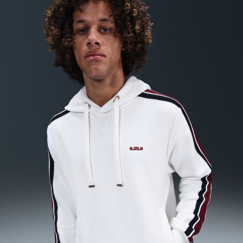 Nike LeBron Standard Issue Therma-FIT Pullover Huvtroja "Sail & Dark Team Red" | Män | Basket | 01 | SPORTSHOWROOM
