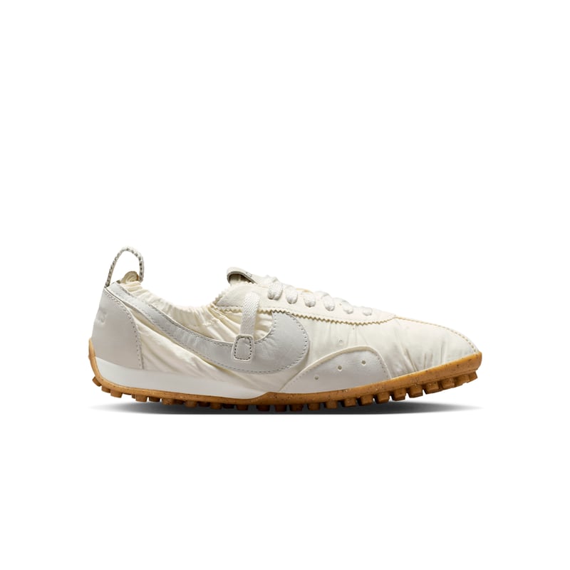 Sneakersy Nike Moon Shoe x Jacquemus "Soft Pearl" | Kobiety | Sportstyle | 03 | SPORTSHOWROOM