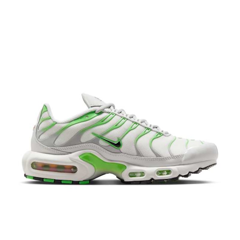 Nike Air Max Plus DZ3671-001 03
