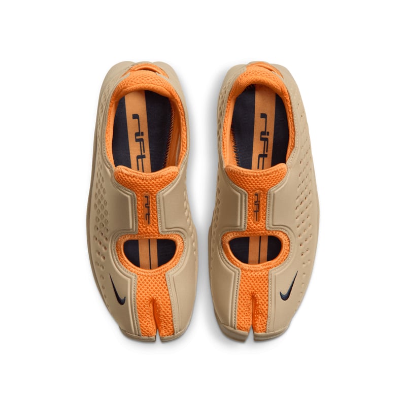 Nike Air Rift 2 sneakers "Vivid Orange & Yukon Tan" | Kvinnor | Sportstyle | 04 | SPORTSHOWROOM