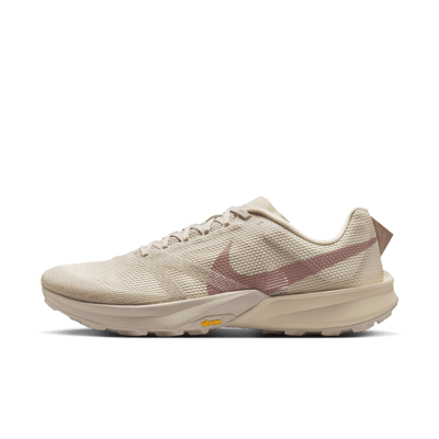 Trailová bežecká obuv Nike Kiger 10 "Light Orewood Brown & Diffused Taupe" | Muži | Vonkajšie | 01 | SPORTSHOWROOM