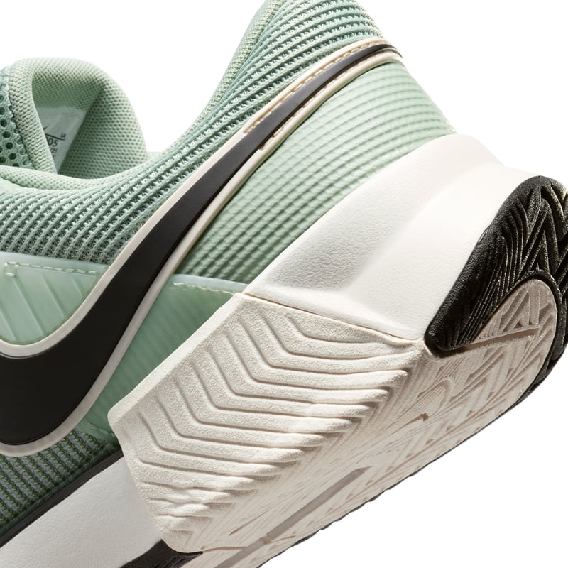 Nike GP Challenge 1.5 IQ5180-005 08