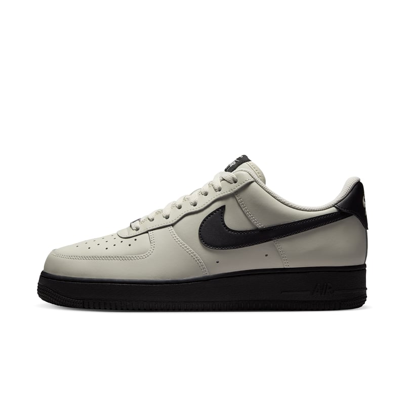 Nike Air Force 1 '07 sneakers "Light Bone & Black" | Heren | Sportstyle | 00 | SPORTSHOWROOM