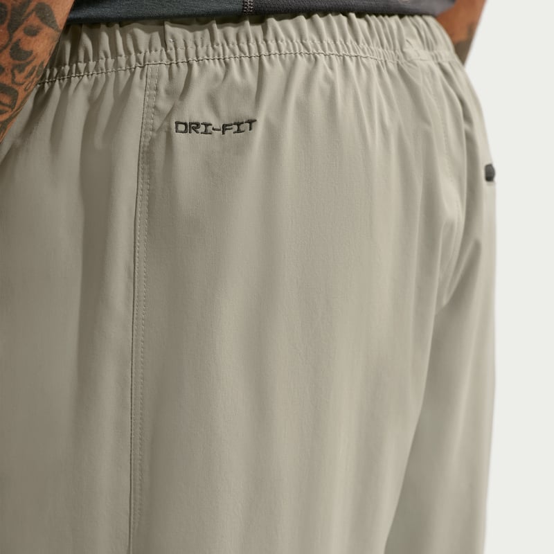 Spodnie Nike Tech Helios Dri-FIT "Light Army" | Mezczyzni | | 05 | SPORTSHOWROOM