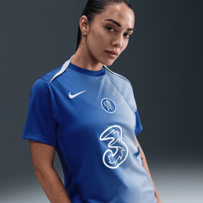 Maglia Nike Chelsea F.C. Academy Pro Third Dri-FIT Total 90 Pre-Match "Game Royal & Field Silver" | Donna | Calcio | 01 | SPORTSHOWROOM