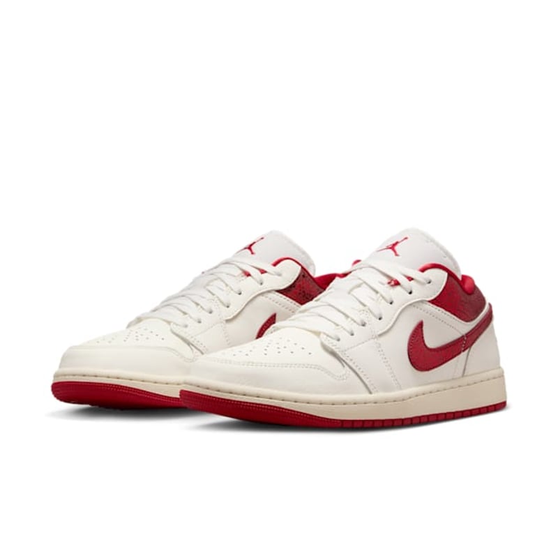Jordan 1 Low HJ9338-106 05