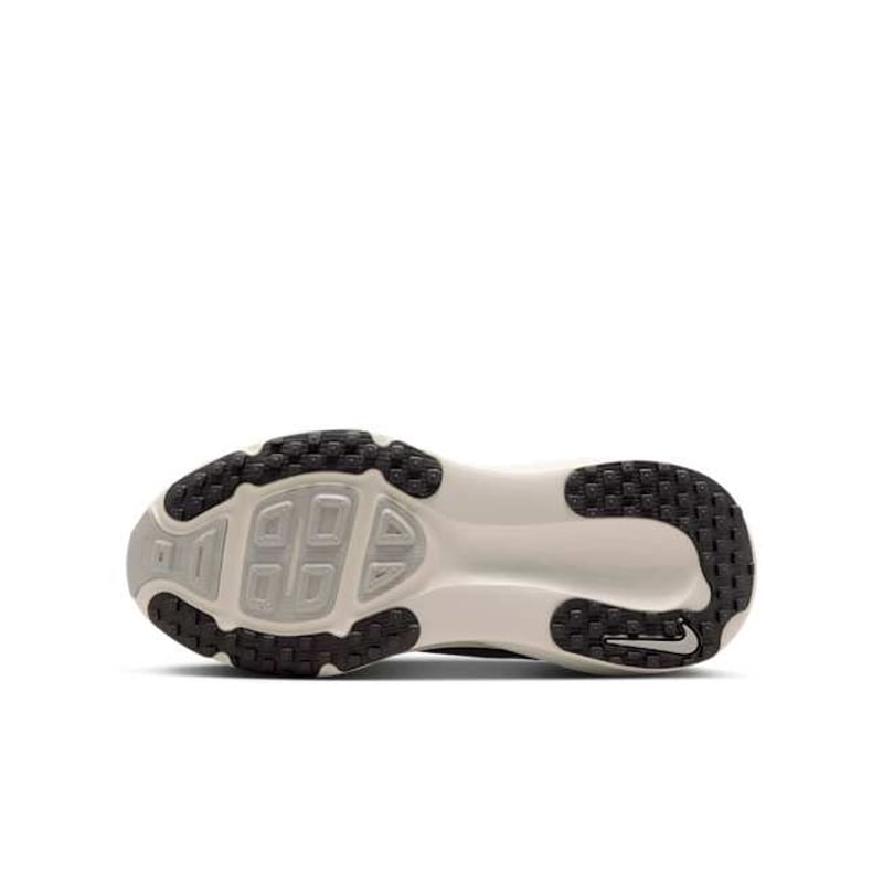 Nike Vomero 18 HQ2157-004 02