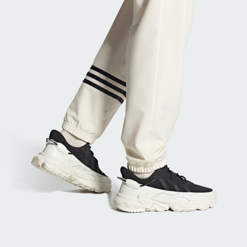 adidas OZWEEGO ID9826 03