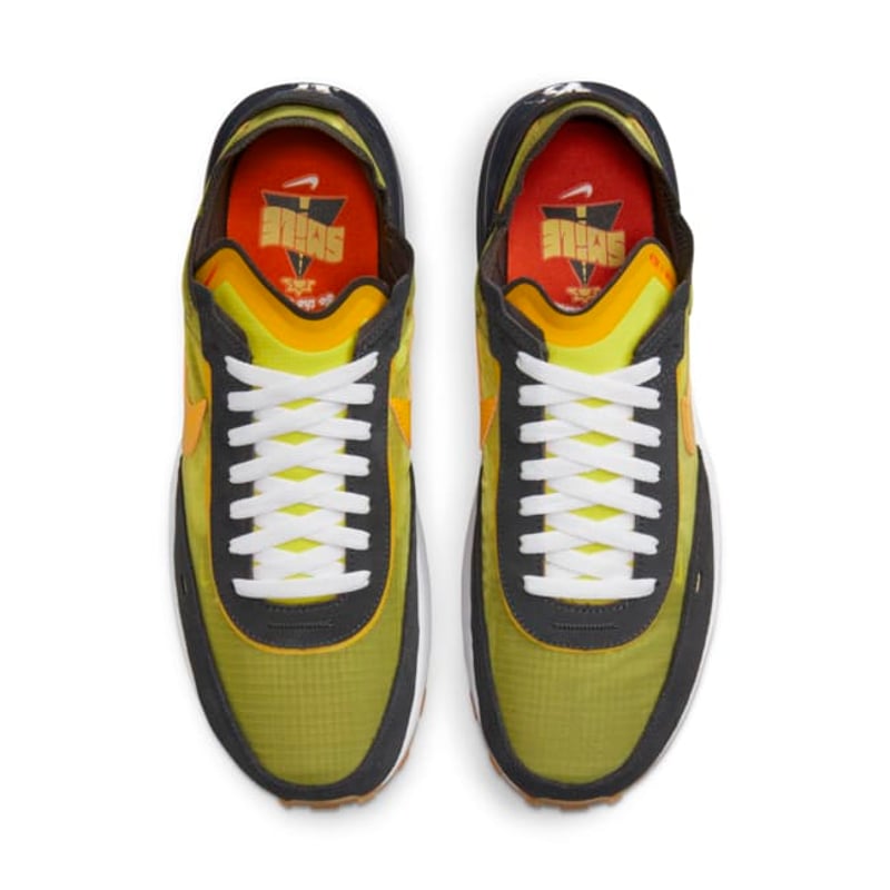 Nike Waffle One SE DO5850-700 04