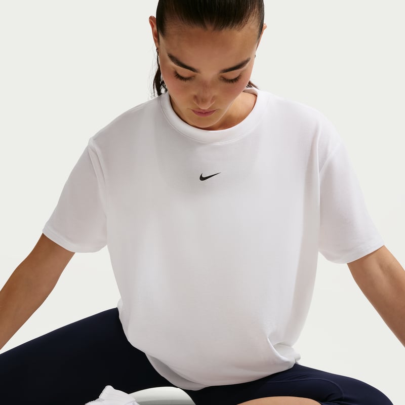 Nike One Relaxed Dri-FIT FN2814-101 03