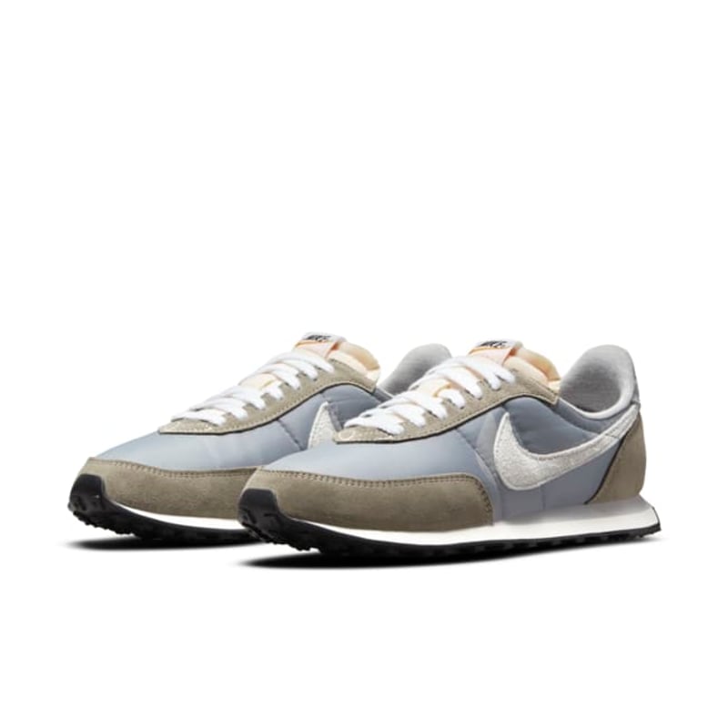 Nike Waffle Trainer 2 SE DM9090-011 05