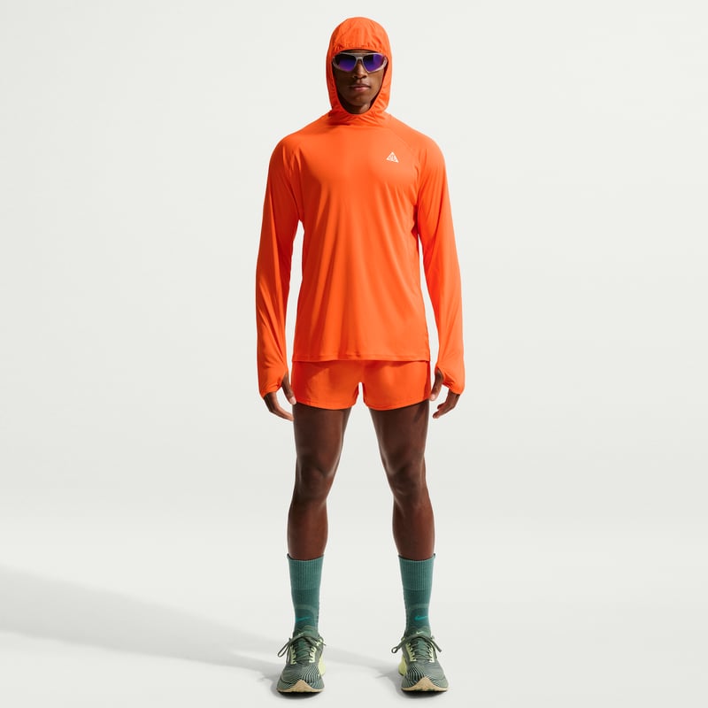 Top Nike ACG "Solar Chase" Dri-FIT UV Protection Hooded "Safety Orange" | Homem | Exterior | 04 | SPORTSHOWROOM