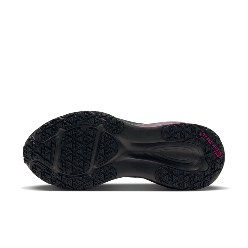 Nike Vomero 18 GORE-TEX hardloopschoenen "Black & True Berry" | Dames | Hardlopen | 02 | SPORTSHOWROOM