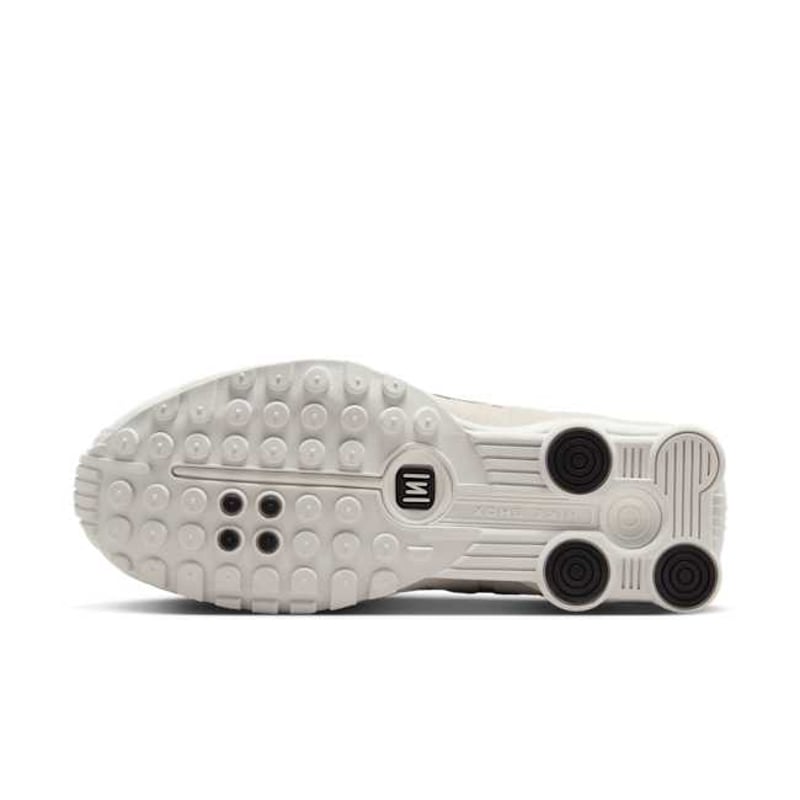 Nike Shox R4 HQ7739-100 02