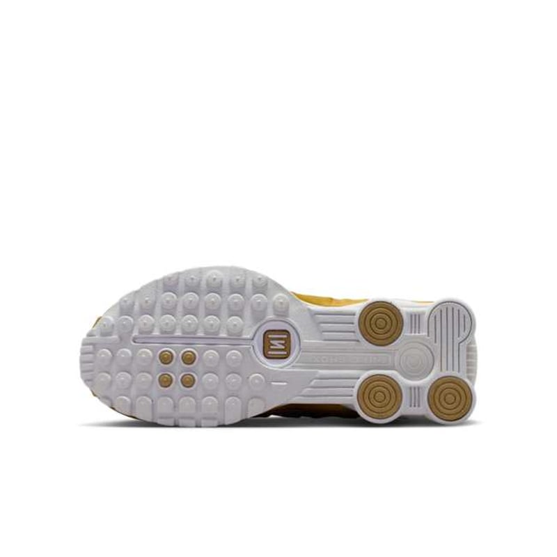 Nike Shox R4 CW2626-700 02