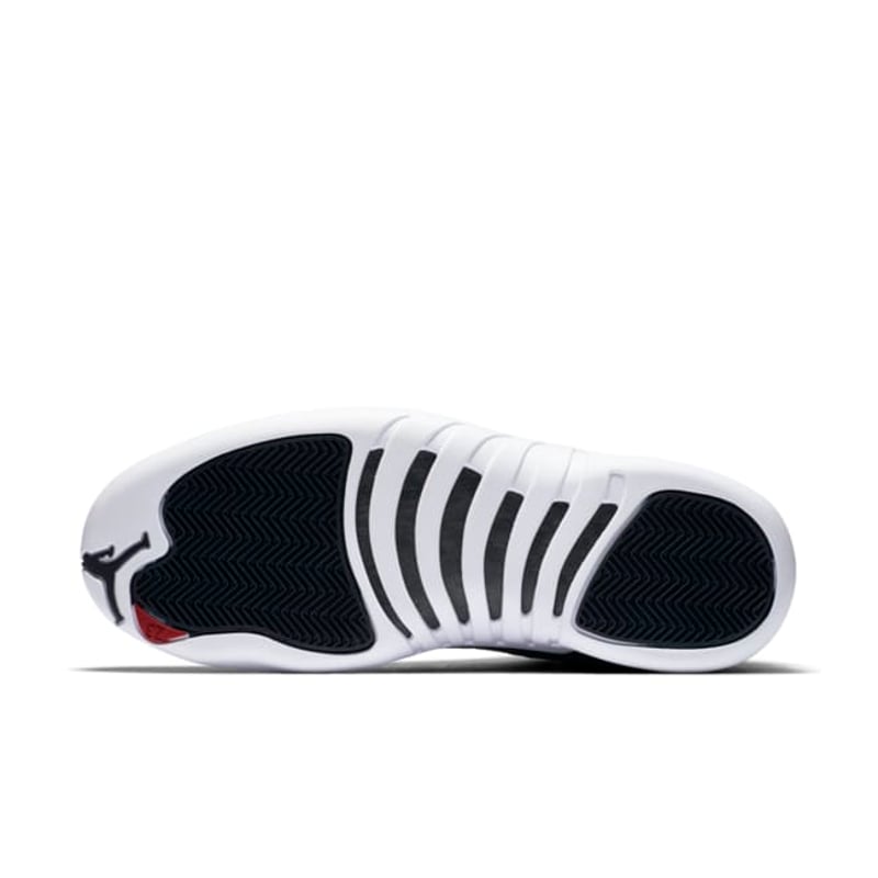 Jordan 12 Retro 130690-004 02