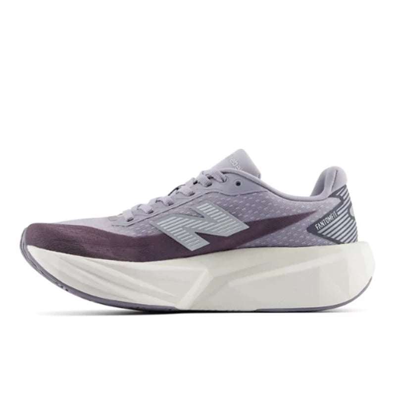 Tekaški copati New Balance FuelCell Rebel v5 "Digital Mist & Magnet" | Ženske | Tek | 01 | SPORTSHOWROOM