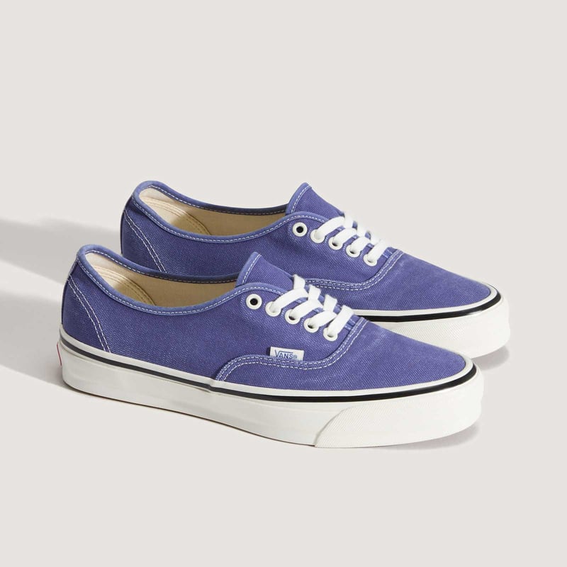 Vans Premium Authentic 44 VN000EBNDSK 02