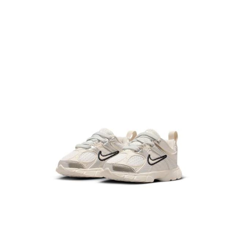 Nike V5 RNR HQ6413-102 05