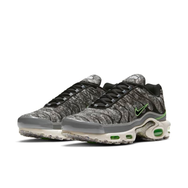 Nike Air Max Plus Essential DA9326-001 05