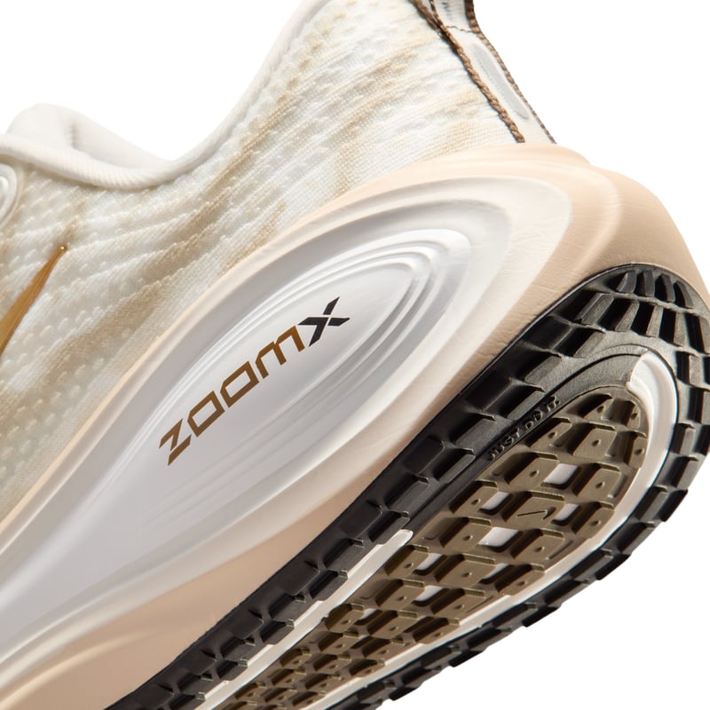 Nike Vomero Plus IQ0370-121 08